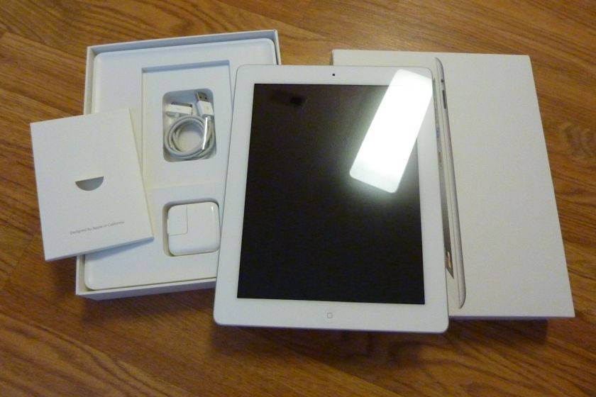 Apple iPad 2 16GB, Wi Fi, 9.7in   White (MC979LL/A)   Mint 