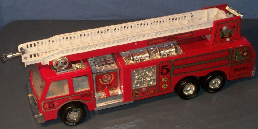 VINTAGE TONKA WATER CANNON FIRE ENGINE #5 TRUCK + VERY RARE   